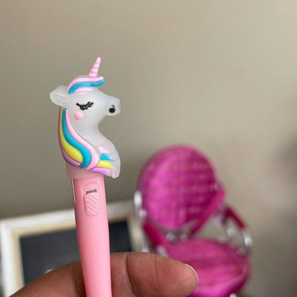 Light up Unicorn Pen - Picture 3 of 5